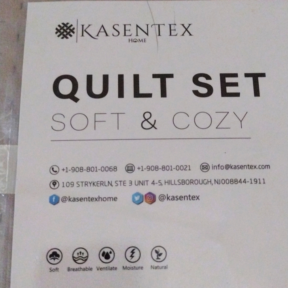 Plush Velvet King Size Bedding Set Coverlet 2 Shams 2 Pillows Like New - Picture 5 of 7